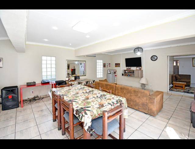 4 BEDROOM HOUSE FOR SALE IN THE REEDS